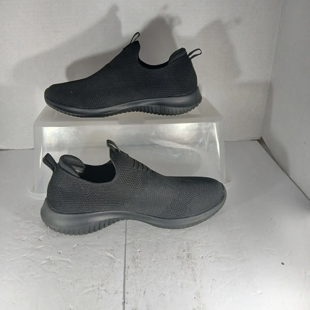 Skechers Ultra‎ Flex Slip On Sneakers Size 6 Black Memory Foam Walking Shoes